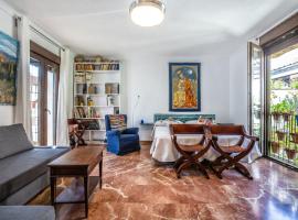 Apartamento con patio cordobés en San Basilio & Parking