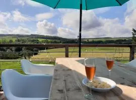 Vakantiehuis Barzin - met zonneterras, tuin en panoramisch uitzicht