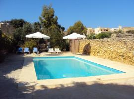 La Gozitaine, Bed & Breakfast in Kerċem