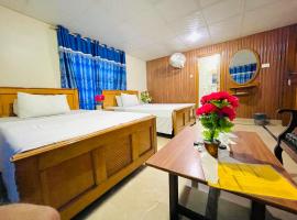 Asia hotel & restaurant larkana, hotel u gradu Lārkāna