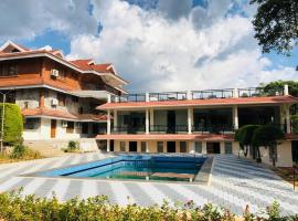 Palace Avenue Hill Resort, hotel in Pīrmed