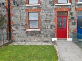 College Square, Terrace House, pet-friendly hotel in Bessbrook
