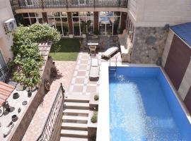 East Legend Hotel, hotel in Baku