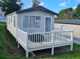Mawgan Pads Newquay Bay, holiday home in Porth