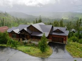 Timber Top Luxury Villa - Hot Tub & Amazing Views - 500 Dollars Of FREE Activities & Equipment Rentals Daily, hotel in Winter Park