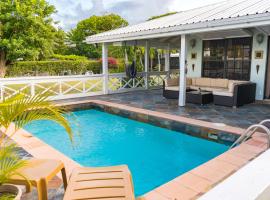 Sea Foam Villa, hotel dengan kolam renang di Osbourn