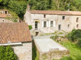 Gîte Mortagne-sur-Sèvre, 3 pièces, 6 personnes - FR-1-426-485, casa vacanze a Mortagne-sur-Sèvre