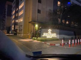 Politan Breeze, Chaophraya River view, hotel in Ban Sai Ma