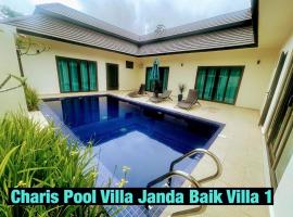 Charis Pool Villa 1 - 3 Bedroom with Private Pool, hotel v destinaci Bentong