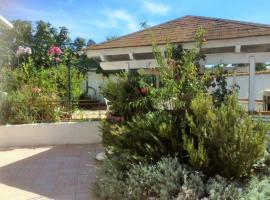 Appartement 3 chambres proche mer entre Palavas les Flots et Frontignan plage dans maison avec jardin, hotel in Villeneuve-lès-Maguelonne