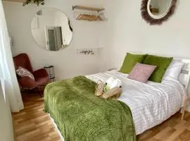 Stay in AUX, feel at home ! 2 room apartment central incl all you need for 4 person, 24H check in
