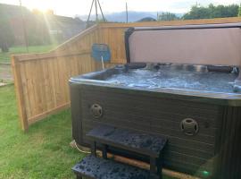 Countryside Annexe, with hottub, sleeps up to 4, holiday rental in Durston