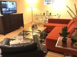 Tastefully decorated spacious apartment Burlington