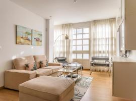 Precioso apartamento nuevo en el centro de A Coruña!, hotell i A Coruña