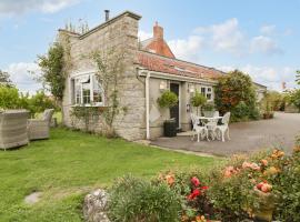 Pear Tree Cottage, hotel with parking in Mark