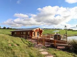Cedar Cabin at Salford Court Farm Fishing Cabins