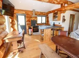 Douglas Cabin at Salford Court Farm Fishing Cabins