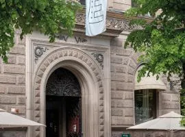 Elite Plaza Hotel