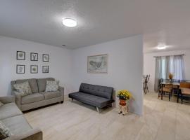 NEWLY RENOVATED home located in the heart of ABQ: Albuquerque'de bir daire