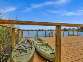 SuperVilla - Lakefront - Sunsets, Kayaks, Grill