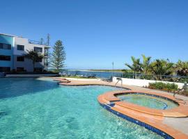 Prime Position – Dream Holiday Unit in Caloundra!!, družinam prijazen hotel v mestu Caloundra