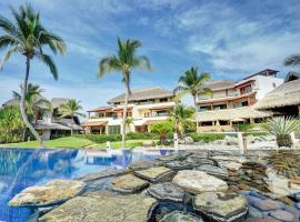 Las Palmas Luxury Villas, hotel near Ixtapa-Zihuatanejo International Airport - ZIH, 