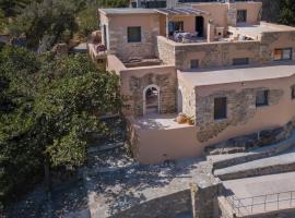 Dion: Artist's Stone House With Countryside Views, hotel u gradu Áyios Yeóryios