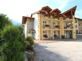Hotel Garni Sottobosco, hotel in Dimaro