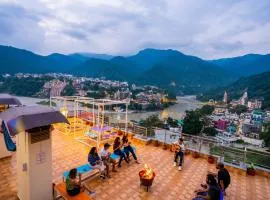 goSTOPS Rishikesh, Lakshman Jhula