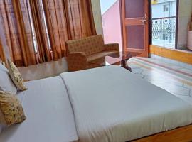 HOTEL HIMALYAN PARADISE, hotel i McLeod Ganj