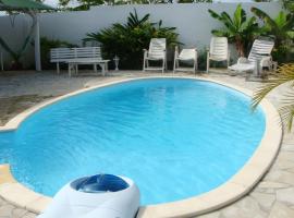 Maison de 3 chambres avec piscine privee terrasse amenagee et wifi a Morne A l'Eau, hotel en Morne-à-lʼEau