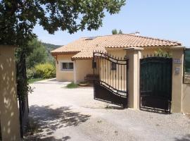 Les Chèvrefeuilles, hotel v destinaci Manosque