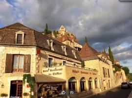 Hôtel du Château - Beynac et Cazenac – hotel w mieście Beynac-et-Cazenac