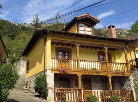 Casa Rural La Galana, budget hotel sa Sames