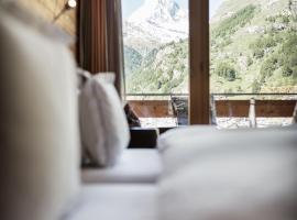 Petit Chalet Schönegg, hôtel à Zermatt