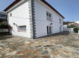 PANORAMIC VIEWS VALLE FRONTERA-WIFI-PREMIUM TV, holiday home in Tigaday