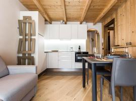 Miki's Home - 2 bagni e giardino privato, self catering accommodation in Ponte di Legno