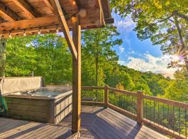 Peaceful Stony Point Getaway with Hot Tub and Views!, villa a Brevard