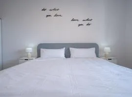 Schöne 2 Zimmerwohnung mit UHD-TV, großem Balkon und Hängematte