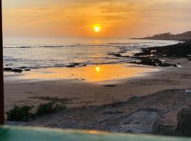 beachfront house, villa à Taghazout