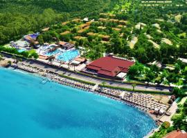 Kustur Club Holiday Village - All Inclusive, hotel cerca de Aqua Fantasy Aquapark, Kusadasi