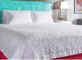 Hampton Inn Mcminnville, Tn، فندق في McMinnville