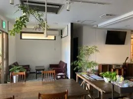 J-Hoppers Beppu Guesthouse ジェイホッパーズ別府ゲストハウス，別府的度假住所