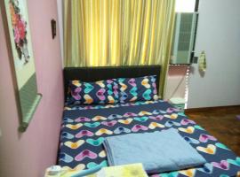 COMFORTABLE MASTERBEDROOM SUITE, sted med privat overnatting i Singapore