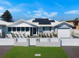 Entire Residential Home - Lake Illawarra Hampton, spa hotel in Lake Illawarra