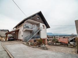 Apartment Carmen, hotel with parking in Brezje