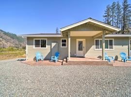 River Acres Retreat with Grill and River Access!, ξενοδοχείο σε Weaverville