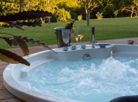 Hotel La Rectoral, hotel con ba&ntilde;era de hidromasaje en Covelo