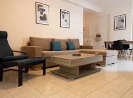 Spacious apartment close to the sea and the city center