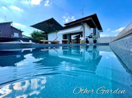 Other Garden - Luxury Bed and Breakfast, spa hotel in Rho